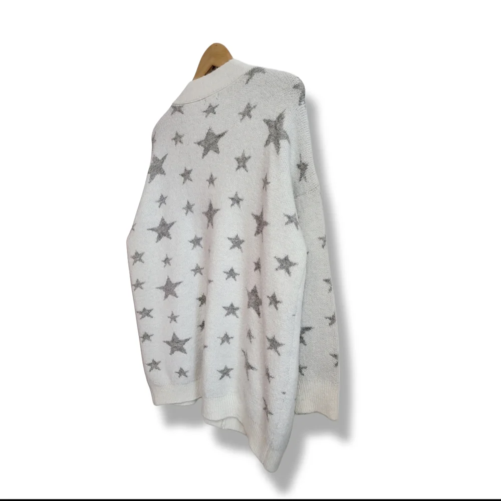 🌿DEBUT Star Fuzzy Cardigan | Oversized S/M | Off-White & Gray Boho Layers - Picture 10 of 13